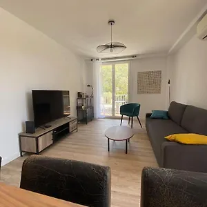 Grand T2 53m2, Proche Plages Et Port , Parking . , La Ciotat France